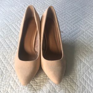 Forever 21 Pink/Nude Suede Point Heels Size 8